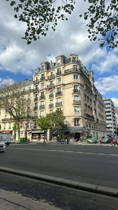 Sous Le Toits De